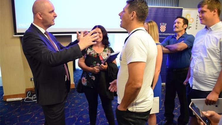 Novih 57,5 milijuna kuna mladim poljoprivrednicima