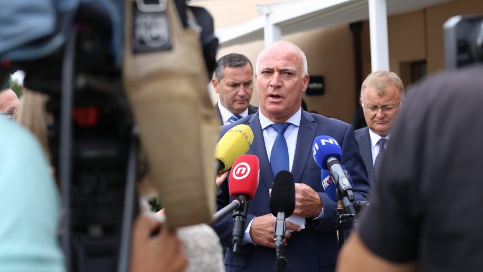 Premijer Plenković sa županima u Gospiću: Nastavljamo raditi na decentralizaciji