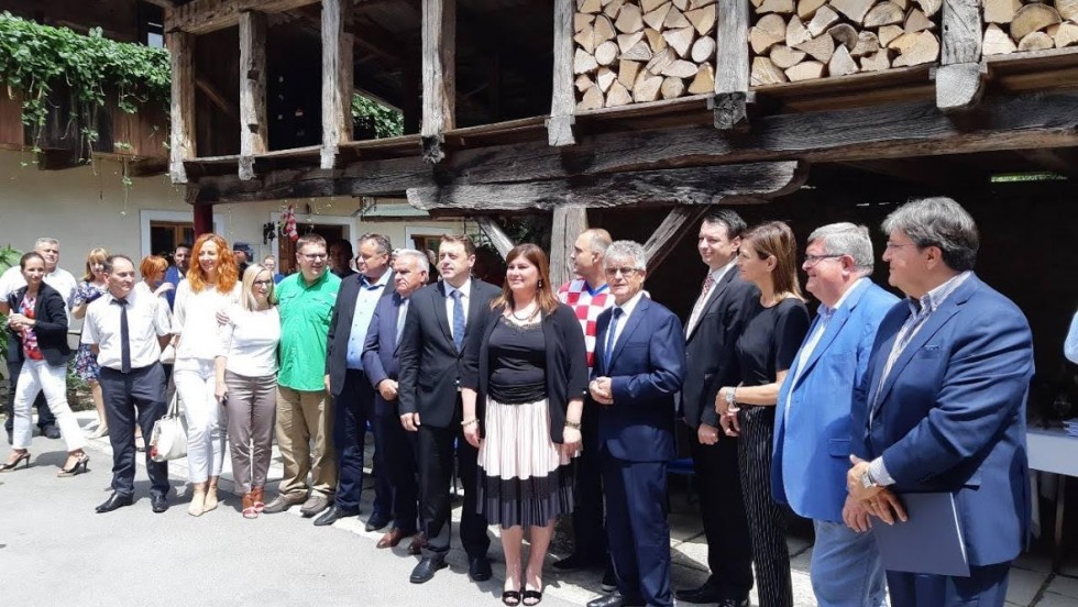 Ministrica Gabrijela Žalac potpisala 16 ugovora u vrijednosti 230 miljuna kuna
