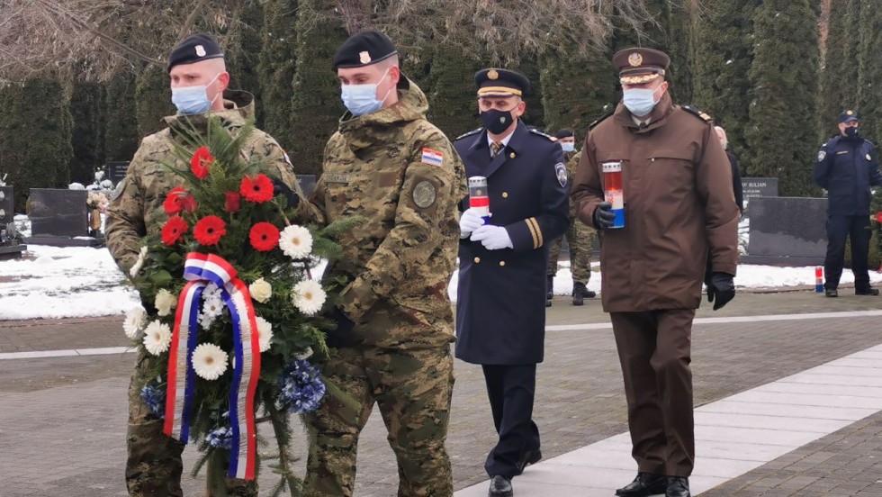 Odana počast i predstavljena knjiga "Mirna reintegracija - pobjeda razumom"