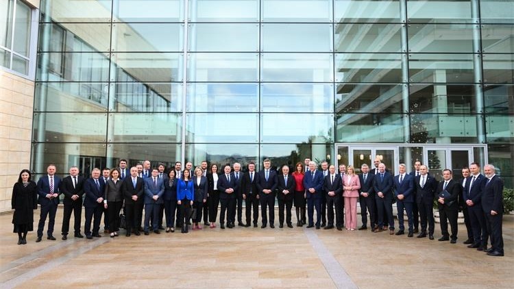 Politička stabilnost i ravnomjerni regionalni razvoj temelji su Vladine politike