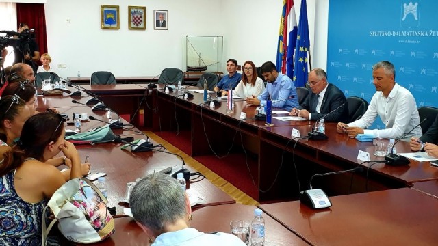 Splitsko-dalmatinska županija: Potpisani ugovori vrijedni 8,5 milijuna kuna za razvoj obalne i morske infrastrukture Omiša, Trogira, Kaštela i Tučepa