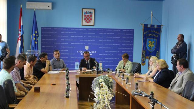 Župan Kolić potpisao ugovor o nastavku razminiranja u Ličko-senjskoj županiji