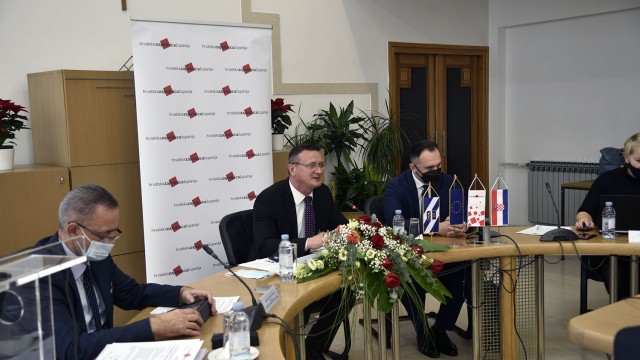 Župani u Slavonskom Brodu o aktualnostima u obrazovanju, zdravstvu i javnom prijevozu