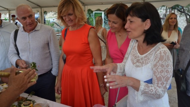 Uz bogati kulturno zabavni program održan 6. festival Hrvatskog otočnog proizvoda na Žirju