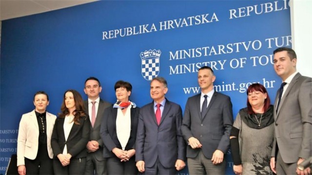 Potpisani ugovori o sufinanciranju dodatnih timova medicinske pomoći u turističkim odredištima sedam županija