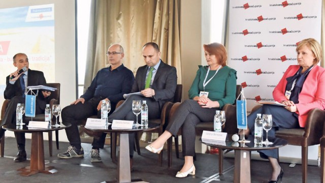 Konferencija "Hrvatska poljoprivreda - budućnost i tradicija": Izravna prodaja na Jadranu OPG-ovima bi donijela dobit