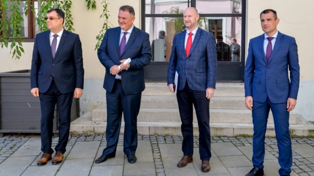 Župani Posavec, Čačić, Bajs i Kolar zatražili od Vlade da povuče odluku o početku nastave