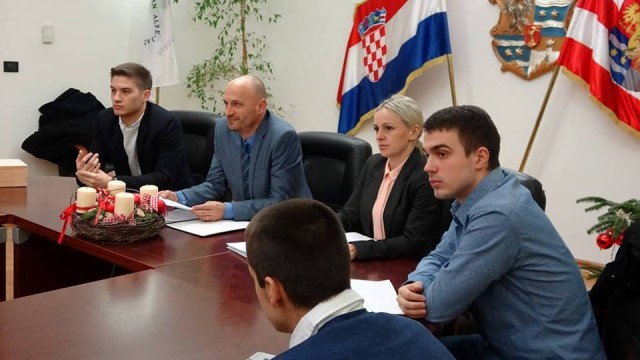 U Varaždinskoj županiji zajednički sastanak na temu zabrane mobitela u školama